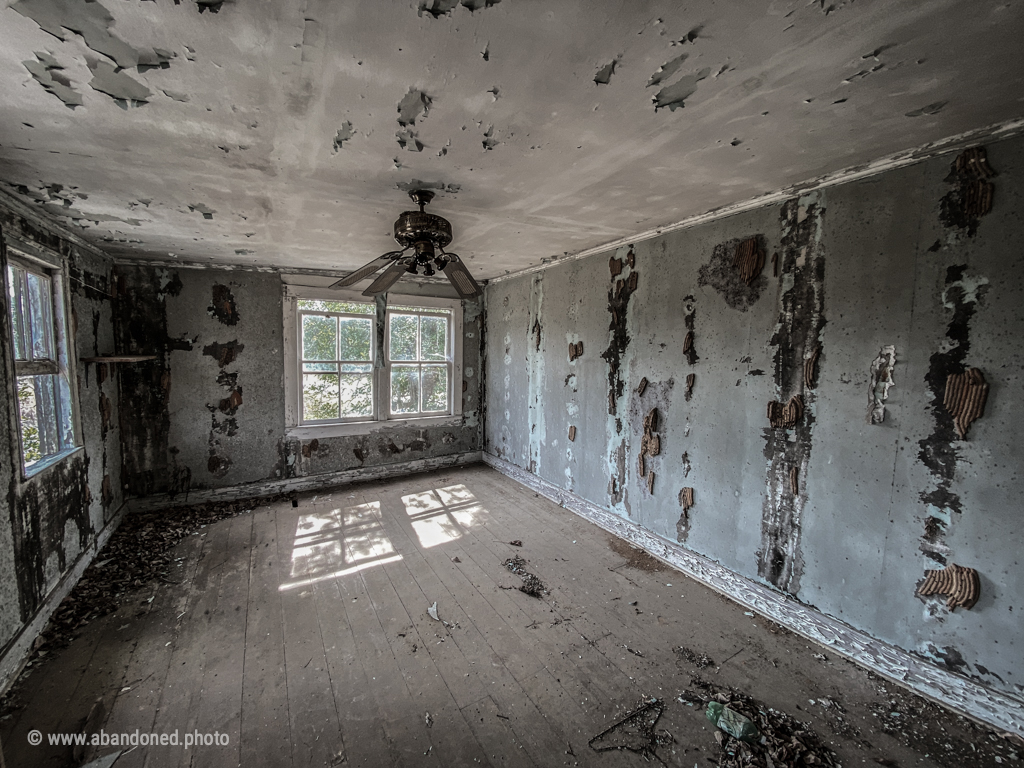 Abandoned Hwy 321 House